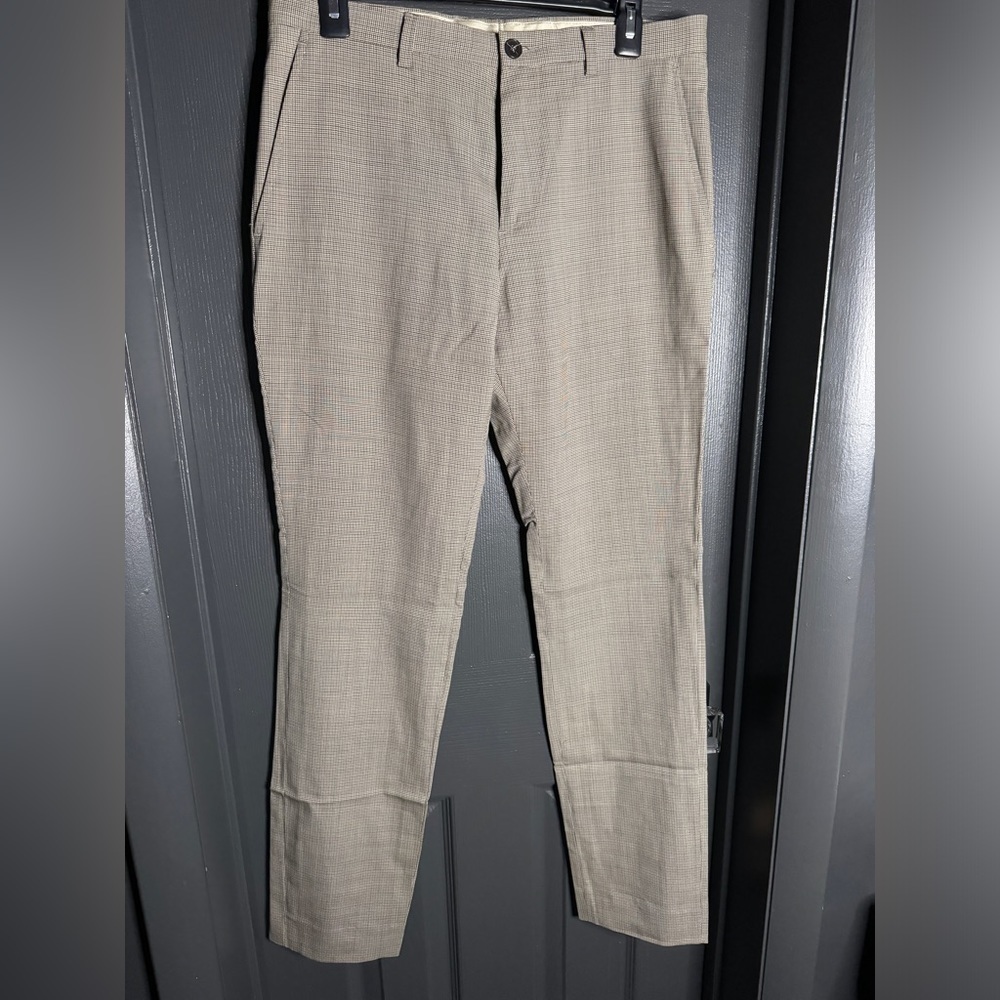 Club Monaco loose straight leg pant with plaid and 30W some damage​​​​